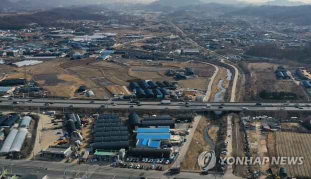 고양이에게 생선 맡겼나…LH 직원들 땅 투기 의혹 '일파만파'