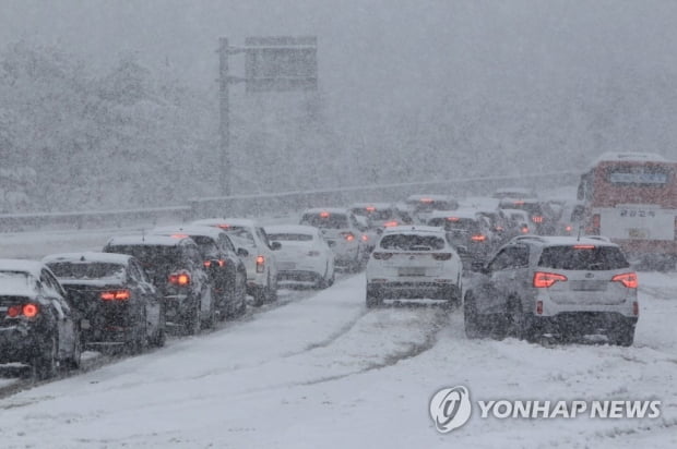 주말 강원도에 또 눈 소식…도로공사 "고속도로 이용 시 주의"