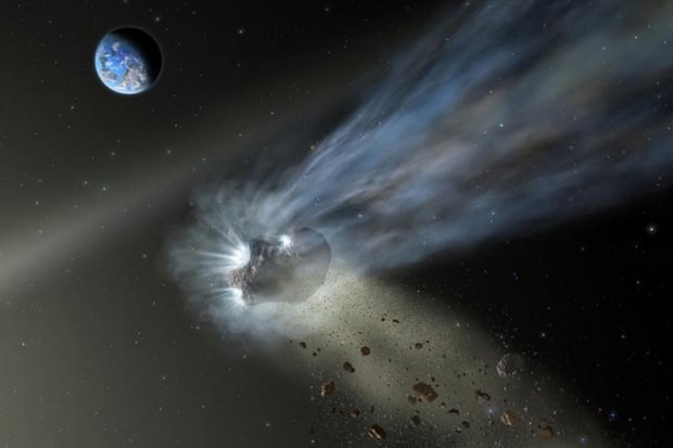 혜성 카탈리나 먼지 꼬리는 또한 생명 원소 탄소를 확인합니다