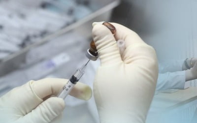 공무출장-파병-경제활동 출국땐 백신 우선접종…올림픽 선수단도