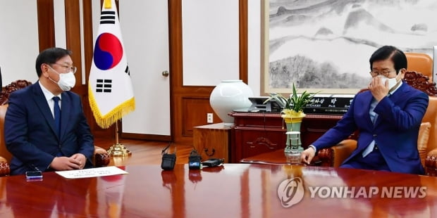 與 "300명 전수조사 의지 있나"…野 "뜬금없다, 의도 뭔가"