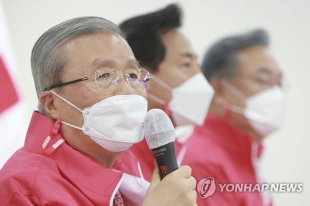 김종인 "安, 입당하랄 땐 안하더니 갑자기 무슨 합당?"