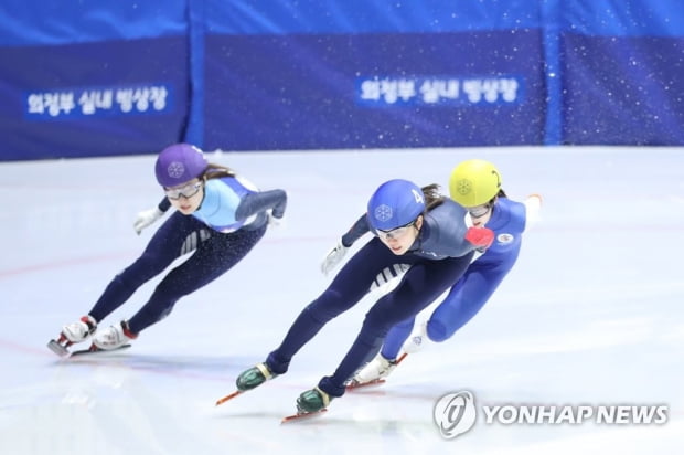 Short track signboard, Shim Seok-hee, two winners of the Chairman’s Cup Competition…  1000m also wins total