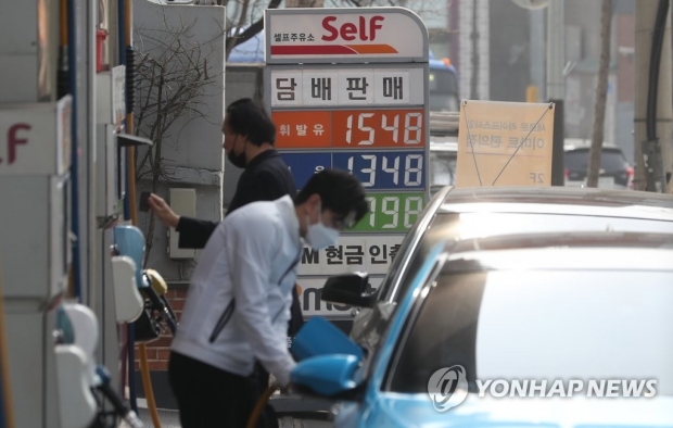 1 년 만에 1,500 원대에 들어간 휘발유 가격 서울은 1,600 원