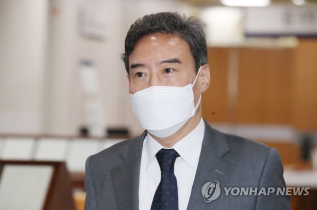 법원 "'사법농단' 이규진 헌재 기밀 불법수집은 직권남용"