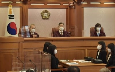 '임성근 법관탄핵' 첫 재판…증거·증인채택 놓고 신경전