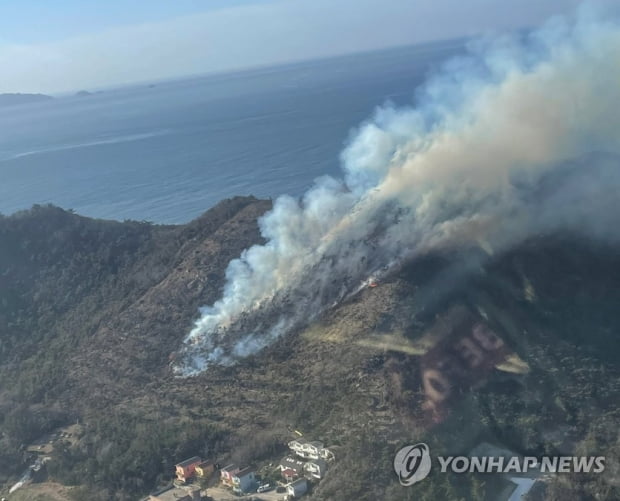 건조한 날씨 속 전북서 화재 잇따라…80·90대 노인 2명 사망