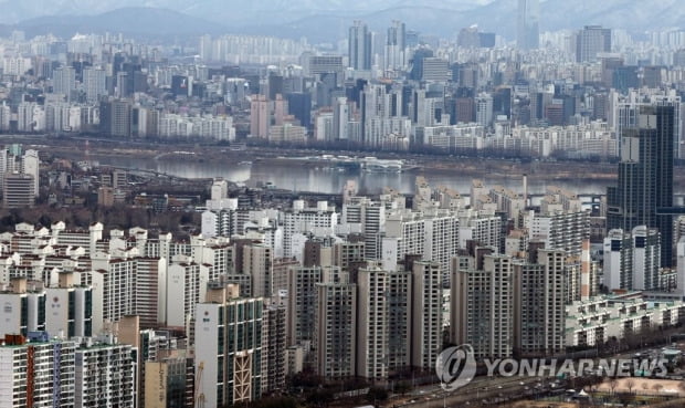 서울 집값 진정세…급등 피로감에 공급대책·세금부담까지 영향