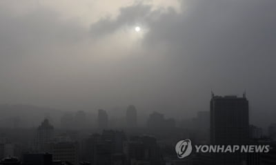 중국발 황사에 뿌연 출근길…전국 대부분 미세먼지 '매우나쁨'