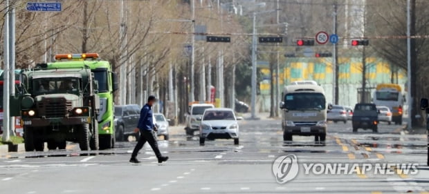 일교차 큰 날씨…제주는 황사 영향 여전