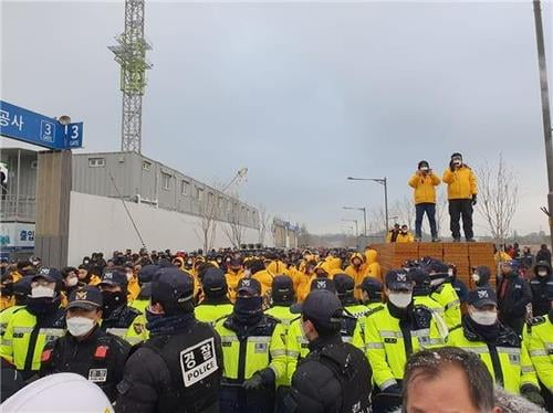 코로나에 700명 집회·민주노총 폭행…한국노총 25명 입건