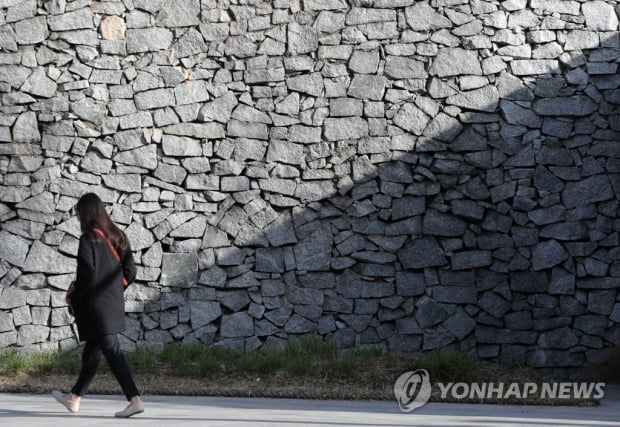 [날씨] 대체로 맑고 낮 포근…전남·제주 빗방울