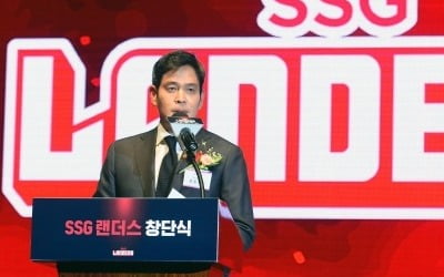 연일 롯데 자극하는 정용진의 속내 "롯데, 우리의 30년 동반자"