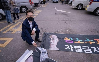 오태양 후보 '성소수자 공약' 현수막 훼손한 특정 종교인들…경찰 입건