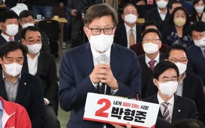 '압승 예측' 박형준 "민심 무섭다…잘하라는 채찍으로 생각"