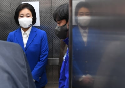 20대 남성의 압도적 반대…민주당·박영선 울렸다