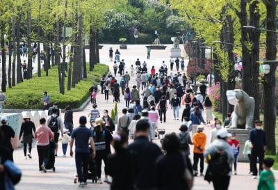 "이게 다 사람이야?"…봄 나들이객에 전국 곳곳 '북적북적'