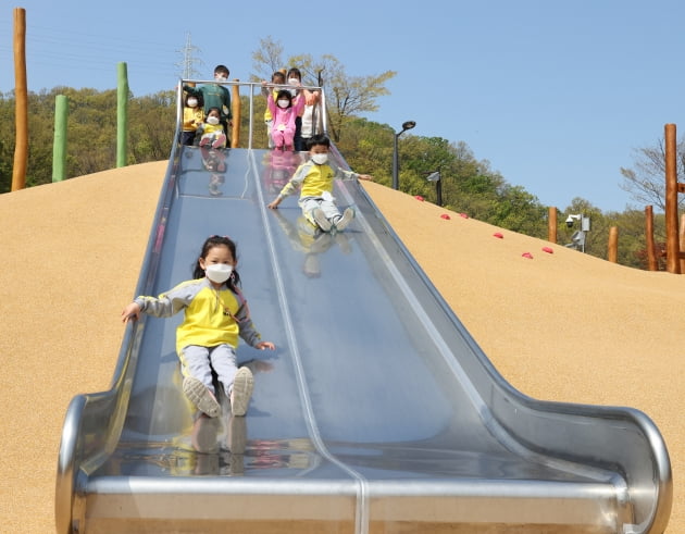 광명시, 도덕산에 창의적 '어린이 체험놀이터' 개장