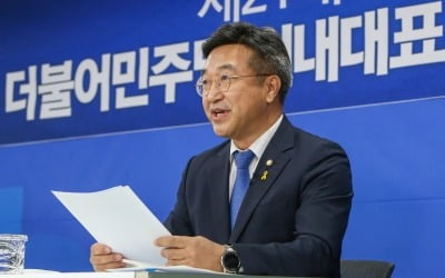 [속보] '이해찬의 복심' 윤호중, 더불어민주당 원내대표 당선