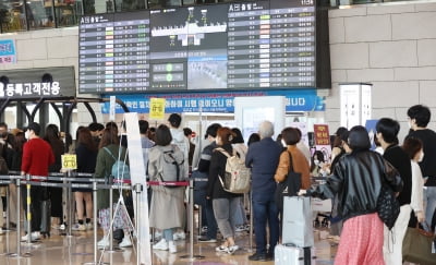 4차 유행 우려 날로 커지고 방역 더 어려워지고 있다…왜?