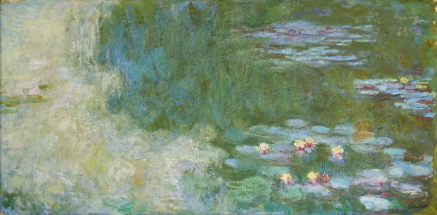모네의 ‘수련이 있는 연못’(1919~1920)은 인상주의를 창시해 세계 미술사에 한 획을 그은 모네의 대표 연작 중 하나다. 서울 삼청동 국립현대미술관에서 누구나 감상할 수 있게 된다.  /문화체육관광부 제공 