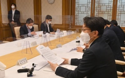 기재부 "뮤지컬 등 비대면 공연 8000원씩 정부가 지원"