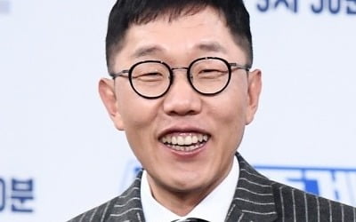 김제동 "정치? 안 한다…듣고 있나"