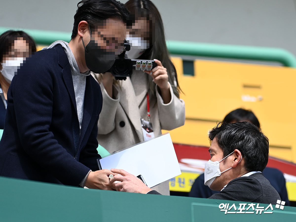 SSG랜더스필드를 찾은 &#39;용진이 형&#39;, 유통라이벌 경기 첫 승까지 직관! [김한준의 사이드앵글]