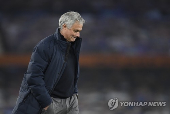 무승부에 뿔난 토트넘 팬들 "무리뉴 당장 나가!"