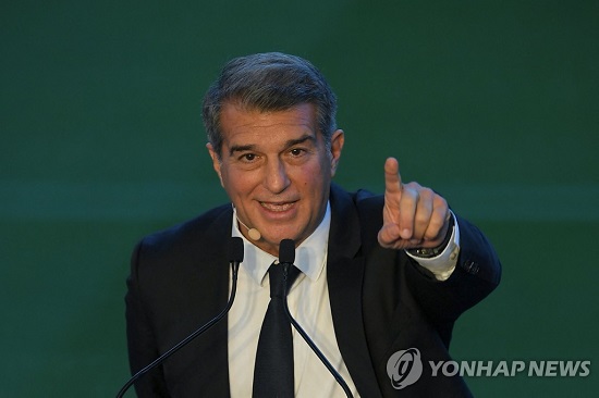메시 父, 바르셀로나에 떴다...라포르타 회장 "메시 재계약 확신"