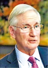 톰 피터스
(1942~)
피터 드러커와 함께 현대 경영의 창시자로 불리는 경영학의 대가이다. 