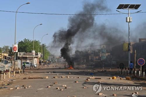 니제르, 대통령 취임 이틀 앞 '쿠데타 기도' 무산