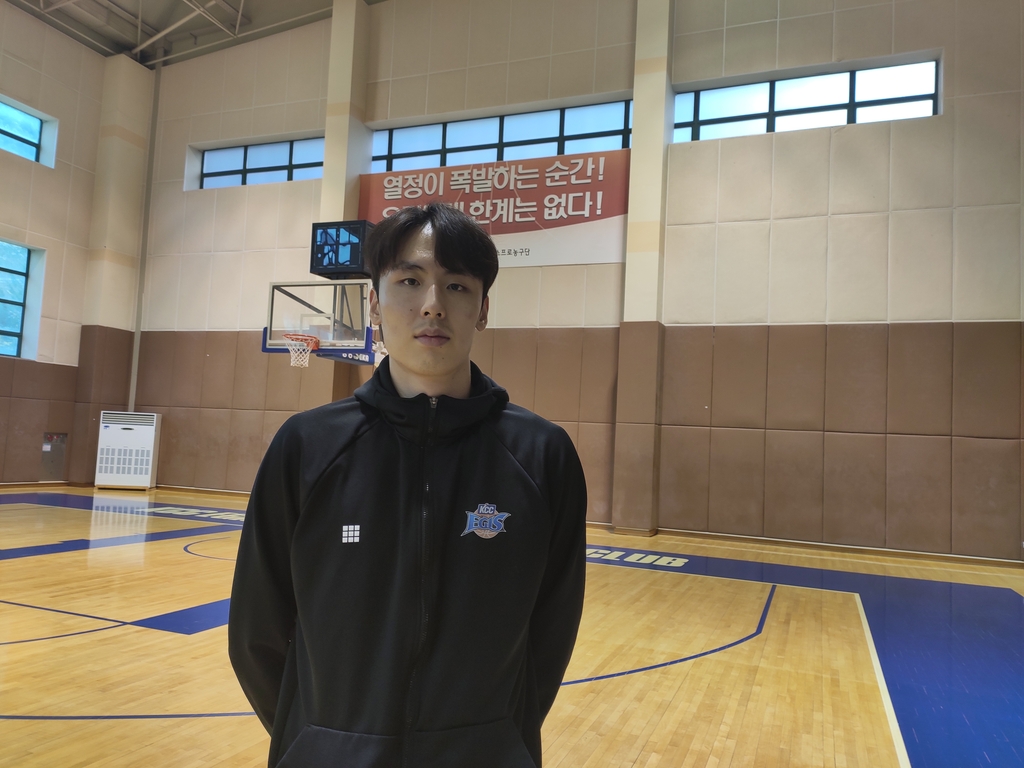 프로농구 KCC 우승 이끈 송교창 "하루 6끼씩 먹으며 몸 불렸죠"