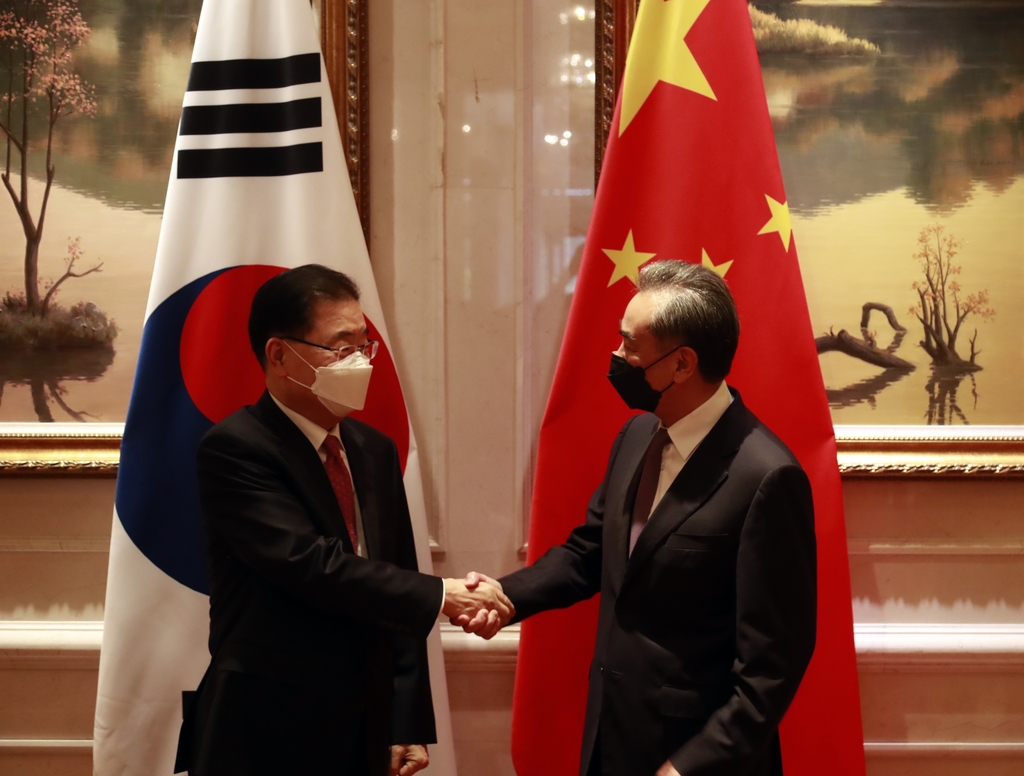 [속보] 정의용 "한반도 평화프로세스 진전에 중국 역할 기대"