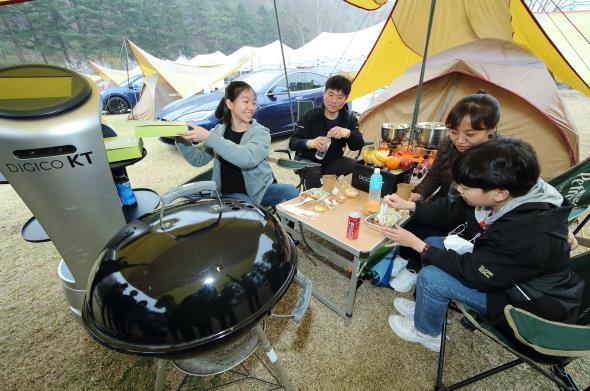 KT, 디지털 플랫폼 즐기는 전기차 캠핑 참가자 모집