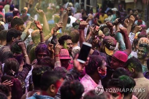 인도 일일확진 반년만 최다…'경제수도' 뭄바이 주말봉쇄(종합)