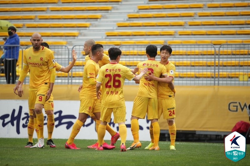 '조유민 결승골' 수원FC, 승격 동기 제주 꺾고 시즌 첫 승리(종합)