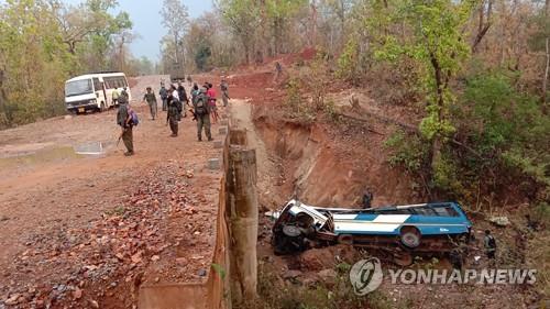 인도서 극좌 반군과 총격전…군인 22명 사망