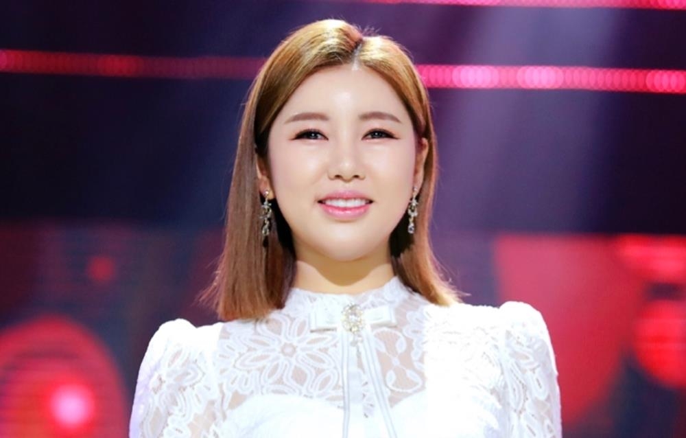 가수 송가인·서경덕, 독도 대표 식물 '섬기린초' SNS 홍보