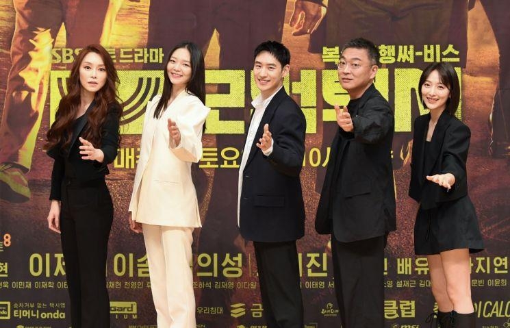 '모범택시' 이제훈 "사적 복수해주는 택시기사, 배트맨 같아"