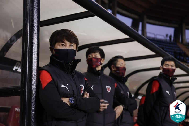 시간 필요한 새 외국인·잇단 퇴장 변수…'손발 안 맞는' 포항