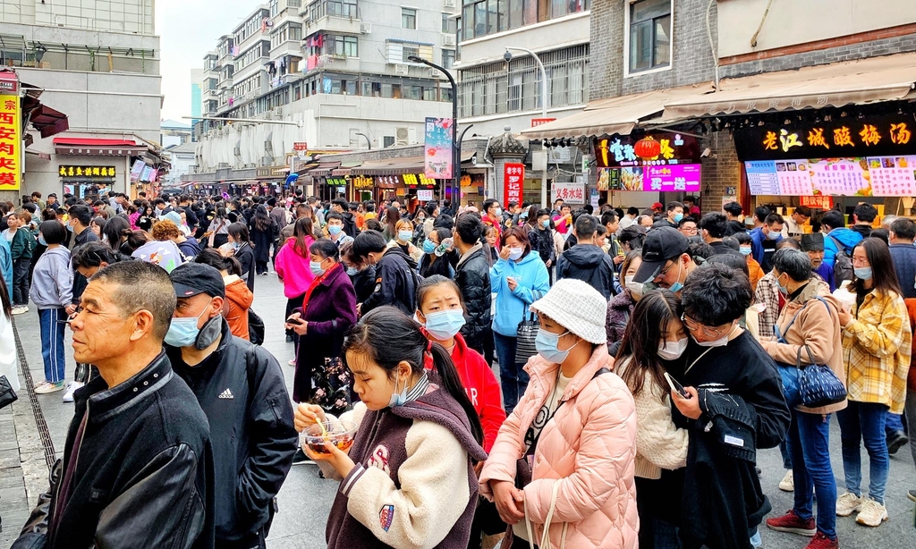 중국 우한 봉쇄 해제 1년…코로나 성과 대규모 선전