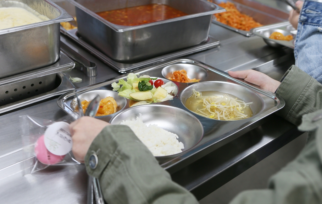 '이제 급식으로 환경 지킨다'…채식하는 인천 학교들