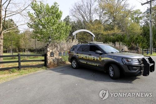 바이든 대책 발표 앞두고…이번엔 전 NFL 선수 총격에 5명 숨져