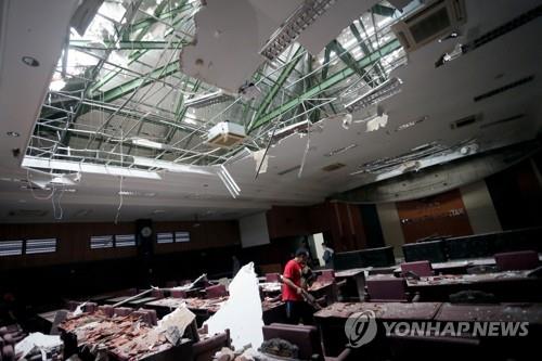 인니 자바섬 남부 해역 지진 사망자 8명으로 늘어