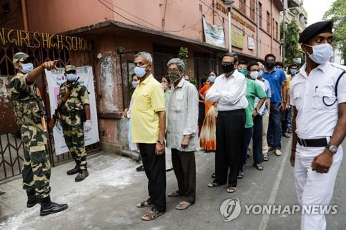 인도 지방선거 격전지서 소요…군경 발포 등으로 5명 사망