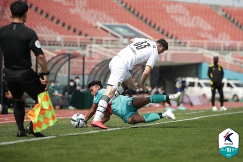 '파투 결승골' 대전, 경남 2-1 격파 '시즌 첫 1위'(종합)