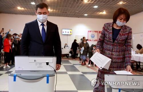 중앙아 키르기스 개헌 국민투표…강력한 대통령제 채택위해