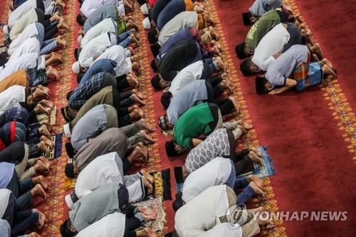 인도네시아, 코로나 시기 두 번째 라마단 시작…규제 일부 완화