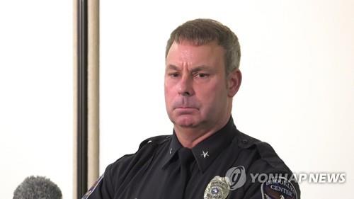 미 미네소타서 흑인 청년에 총 쏜 경찰관·서장 사표 제출